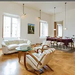 Habitat\'s Campo de\' Fiori 4BR Apartment