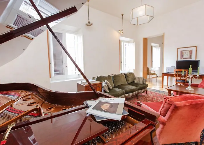 Habitat\'s Campo de\' Fiori 4BR Apartment