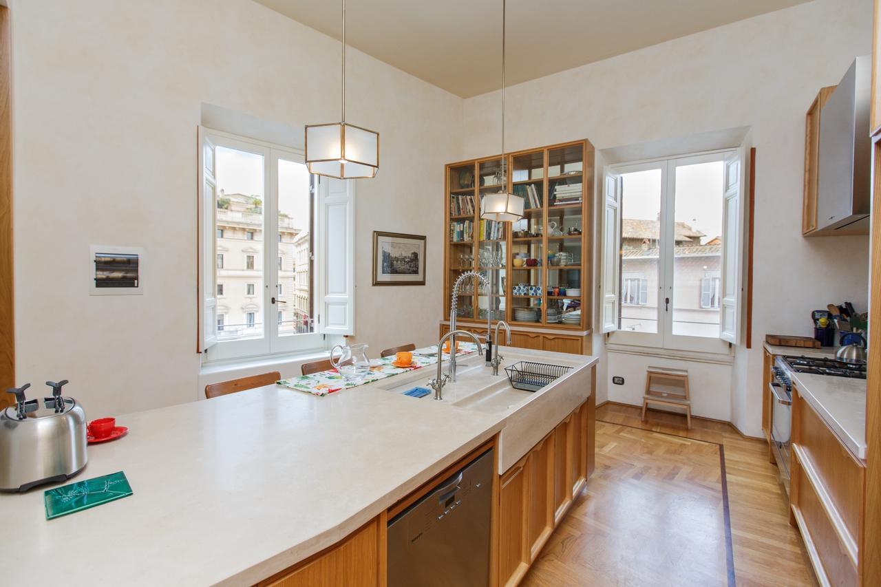 Habitat's Campo De' Fiori 4br *